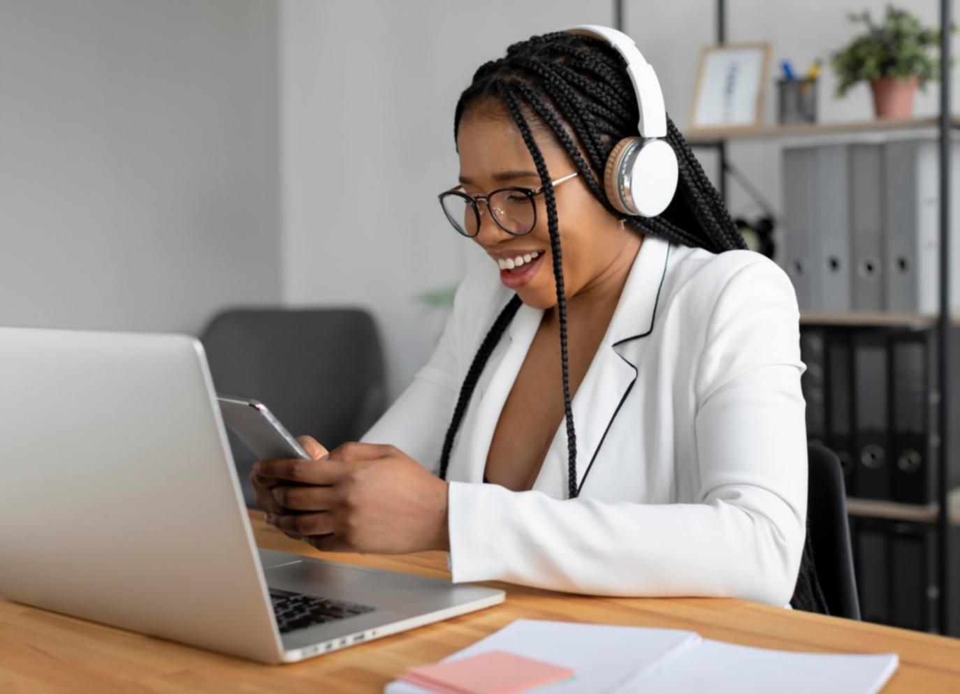 Professionelle Marketingstrategie-Entwicklung im modernen Büroumfeld